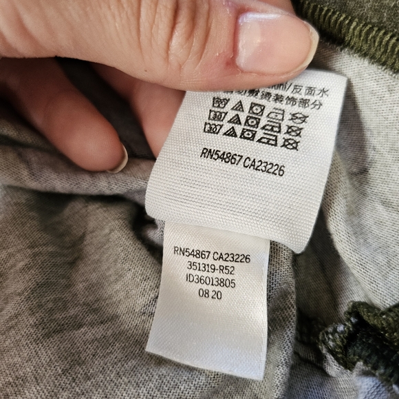 PINK Victoria’s Secret Camo Long Sleeve Shirt Women’s Medium Green Camouflage Lo - Picture 6 of 7